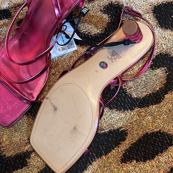 NWT Zara Pink Metallic Strappy Round Heels - Picture 7 of 9